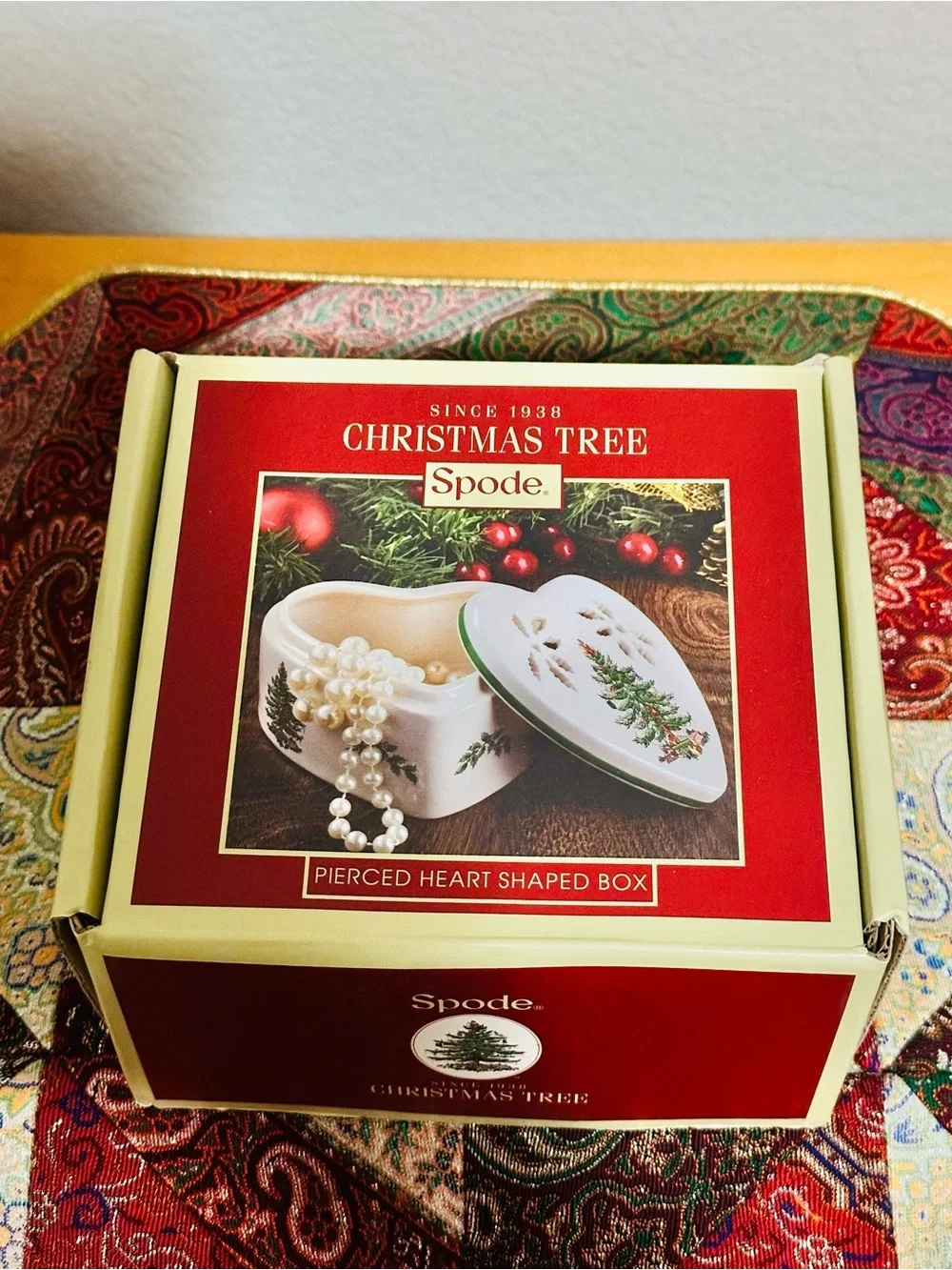 Spode White Heart Trinket Box with Green Christmas Tree Motif